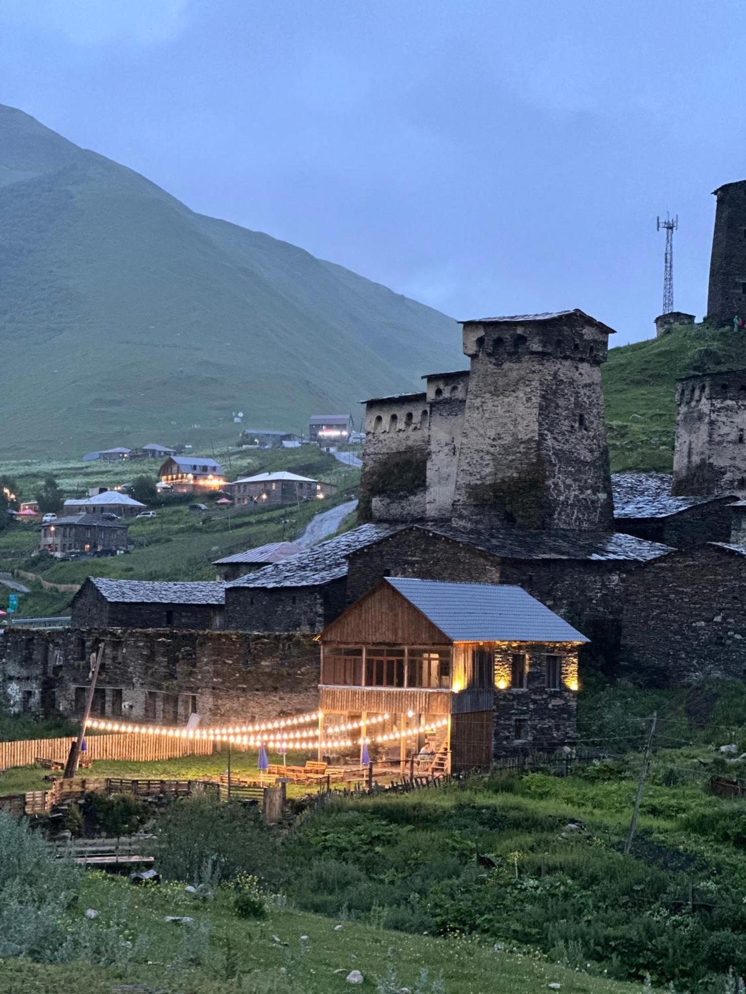Nanila Hotel Ushguli Buitenkant foto