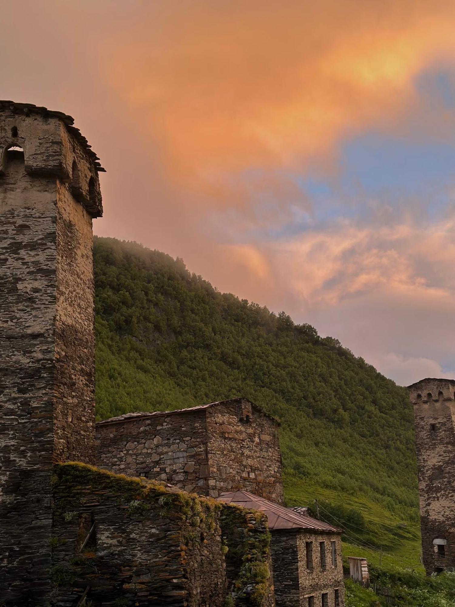 Nanila Hotel Ushguli Buitenkant foto