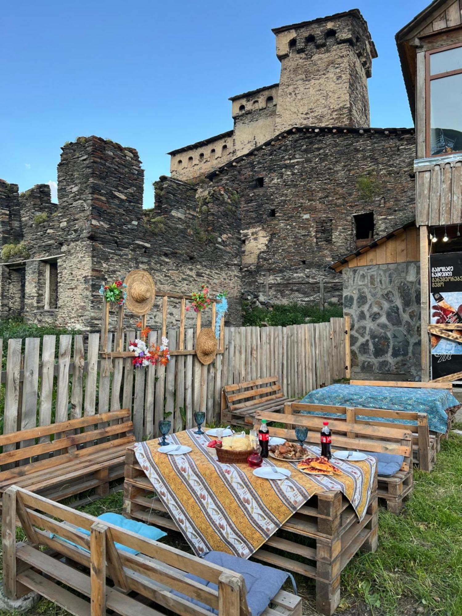 Nanila Hotel Ushguli Buitenkant foto
