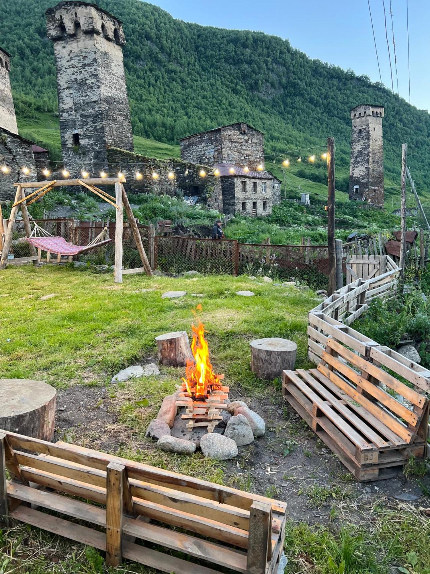 Nanila Hotel Ushguli Buitenkant foto